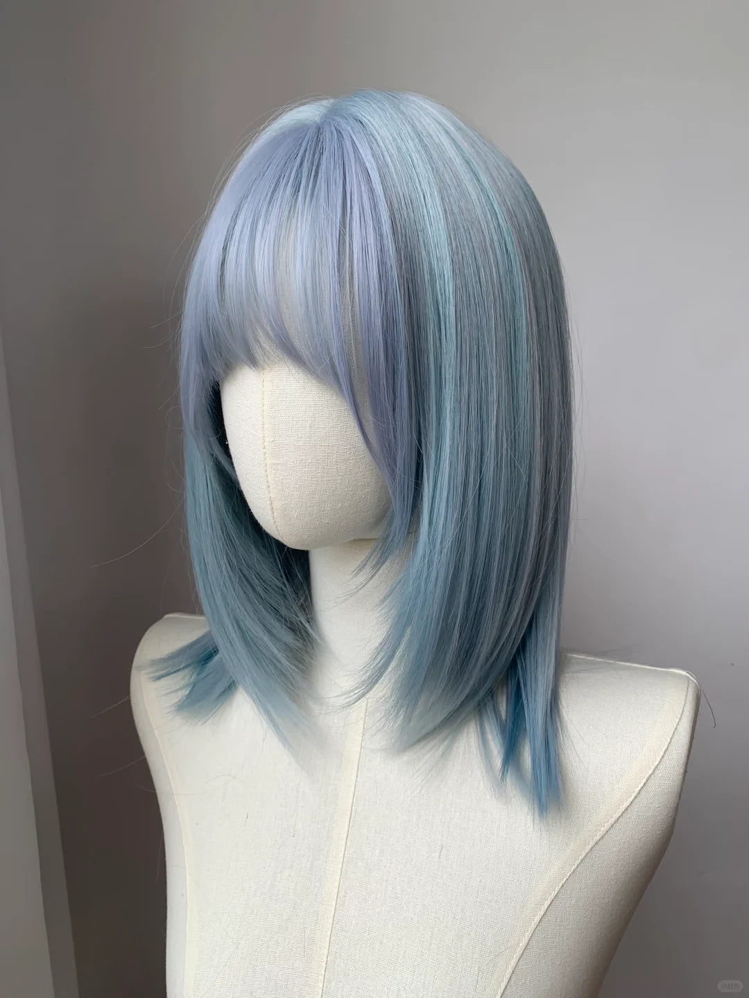 Female Short Blue Highlight Spring Bob Wig